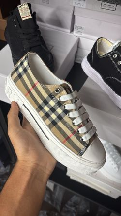 Women Burberry shoes