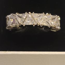 925 Silver Ring Size 8..