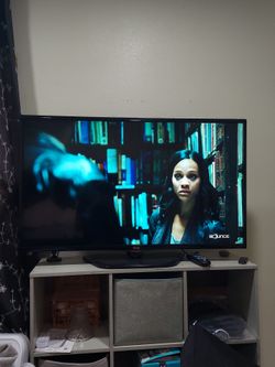 42" LG TV (100 or best offer)