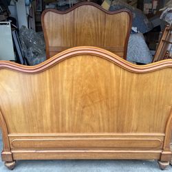 Beautiful Full Size Antique Bed