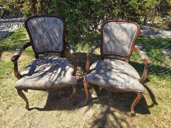 set of chairs $50 for both pick up and cash only