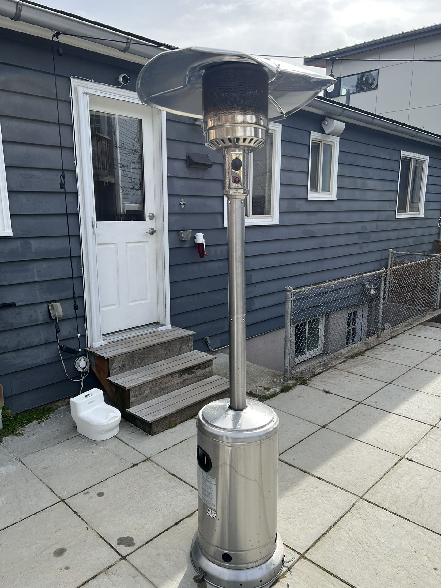 Propane Patio Heater Hampton Bay 48000 BTU for Sale in Seattle, WA