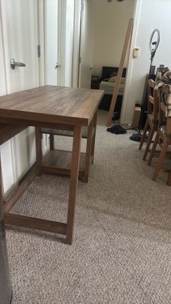 Desk/ table