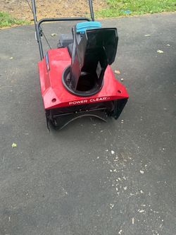 Toro Power Clear 721 E Snow Blower