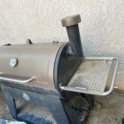 Grill With Gas Tank 
