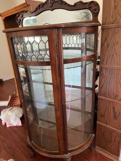 Wood curio cabinet no key glass all there has light