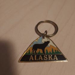 80s to early 90s Alaska wolf howling keychain