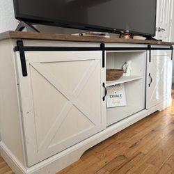 Tv stand