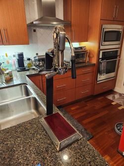 🍷 Wine Bottle Stand Up Opener And Recorks