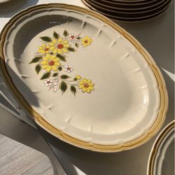 Vintage Crown Manor Spring Daisy Stoneware