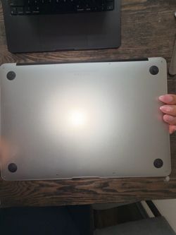 Apple air laptop