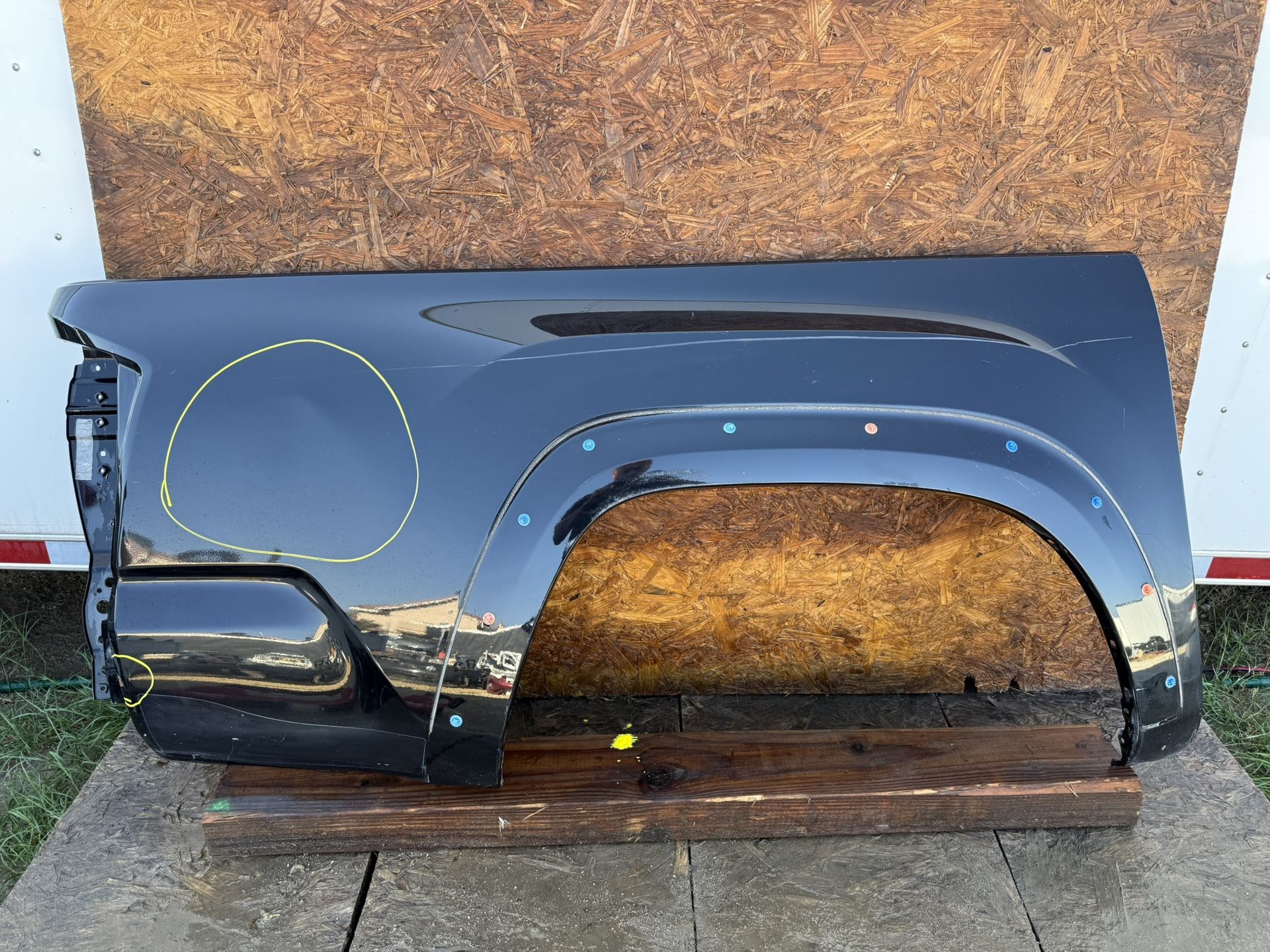 2016-2023 TOYOTA TACOMA BEDSIDE DRIVER  SIDE- L  SIDE  OEM
