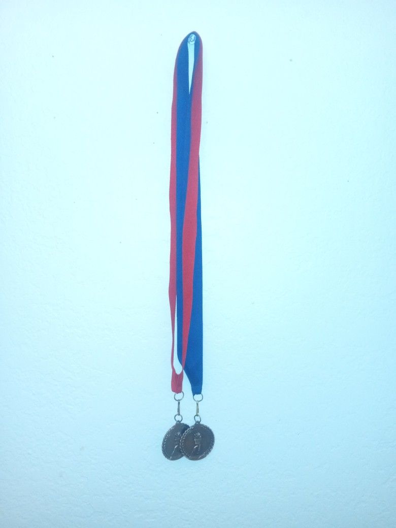 RED & BLUE PLAY MEDALS