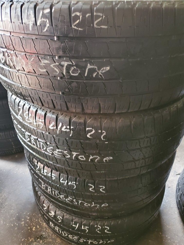 4 Used Tires 285 45 22 BRIDGESTONE