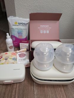 Momcozy M5 Smart Wearable Breastpump plus Accessories
