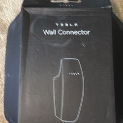Tesla Home Wall Charger With Accessories (2024 Model Y) Two Sets Of Jack Pads With Floor And Seat Covers 
