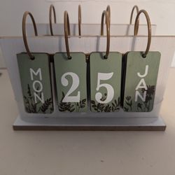 Wooden Desktop Calendar