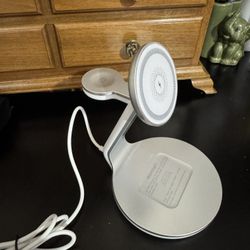 iPhone, AirPod Pro And I Watch Charger 