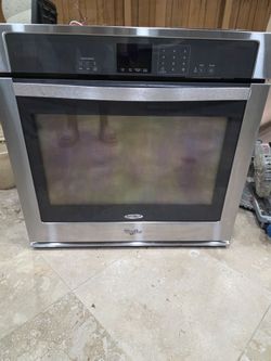 Whirpool wall mounted built-in oven