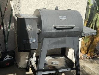 Pit Boss 700FB1 Wood Pellet Grill , unfortunately the auger shaft motor quit but ordered the new motor with the kit  I installed and still not working
