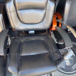 Salon/Barber Chair