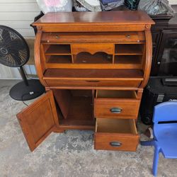 Vintage Roll-Top Desk – Solid Wood – Great Condition!