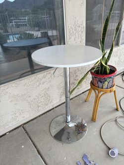 Bar Height White Table And 2 Chairs Need Tlc