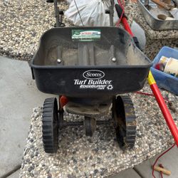Turf Builder Broadcast Spreader