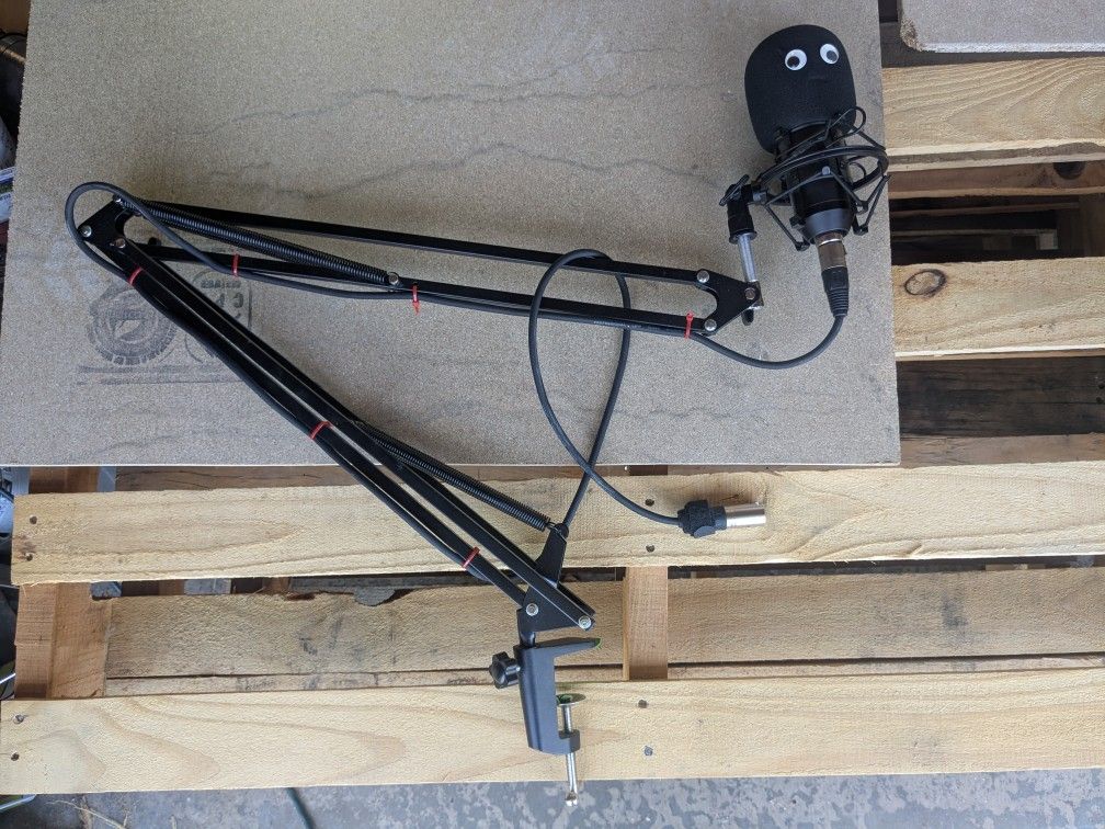 Xlr Cardioid Microphone And Stand