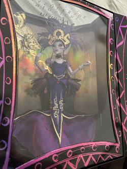 Disney villians masquerade Yzma , new limited edition