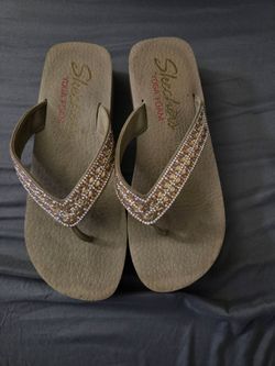 Sketchers womens 7.5 wedge sandals