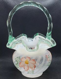 VINTAGE FENTON GLASS BASKET 
