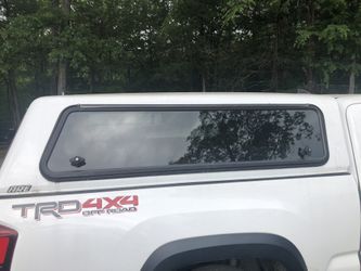 Toyota Cap fiberglass  6 feet bed