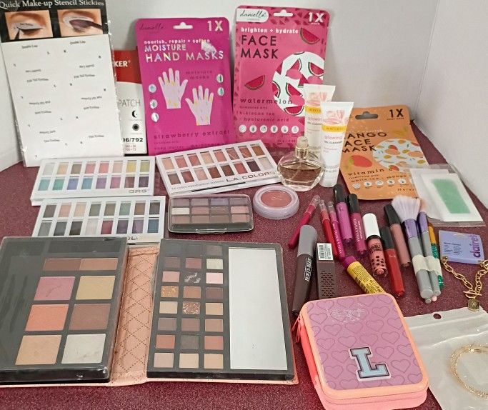 Make Up And More
