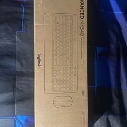 Logitech MK540 Advanced Wireless Keyboard and Mouse Combo.