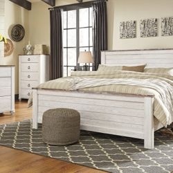 Willowton Whitewash Panel Bedroom Set

