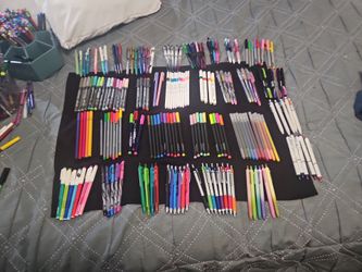 Gel Pens,Pens $100