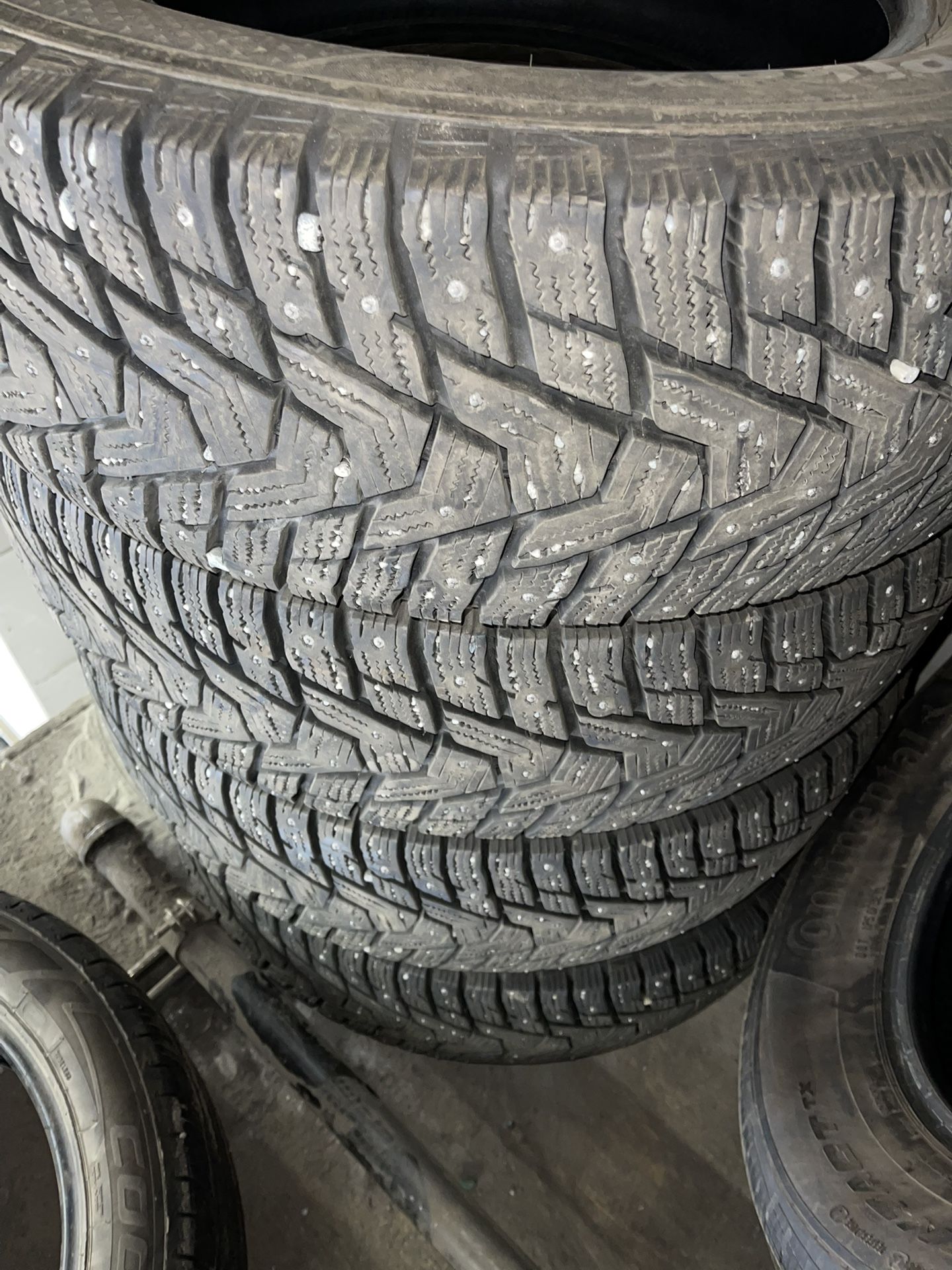 Winter IPikes 245/70R17 