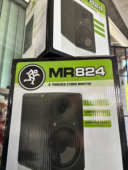 Studio monitors Mackie Mr824
