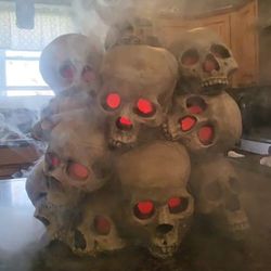 Halloween/ Skull Pile