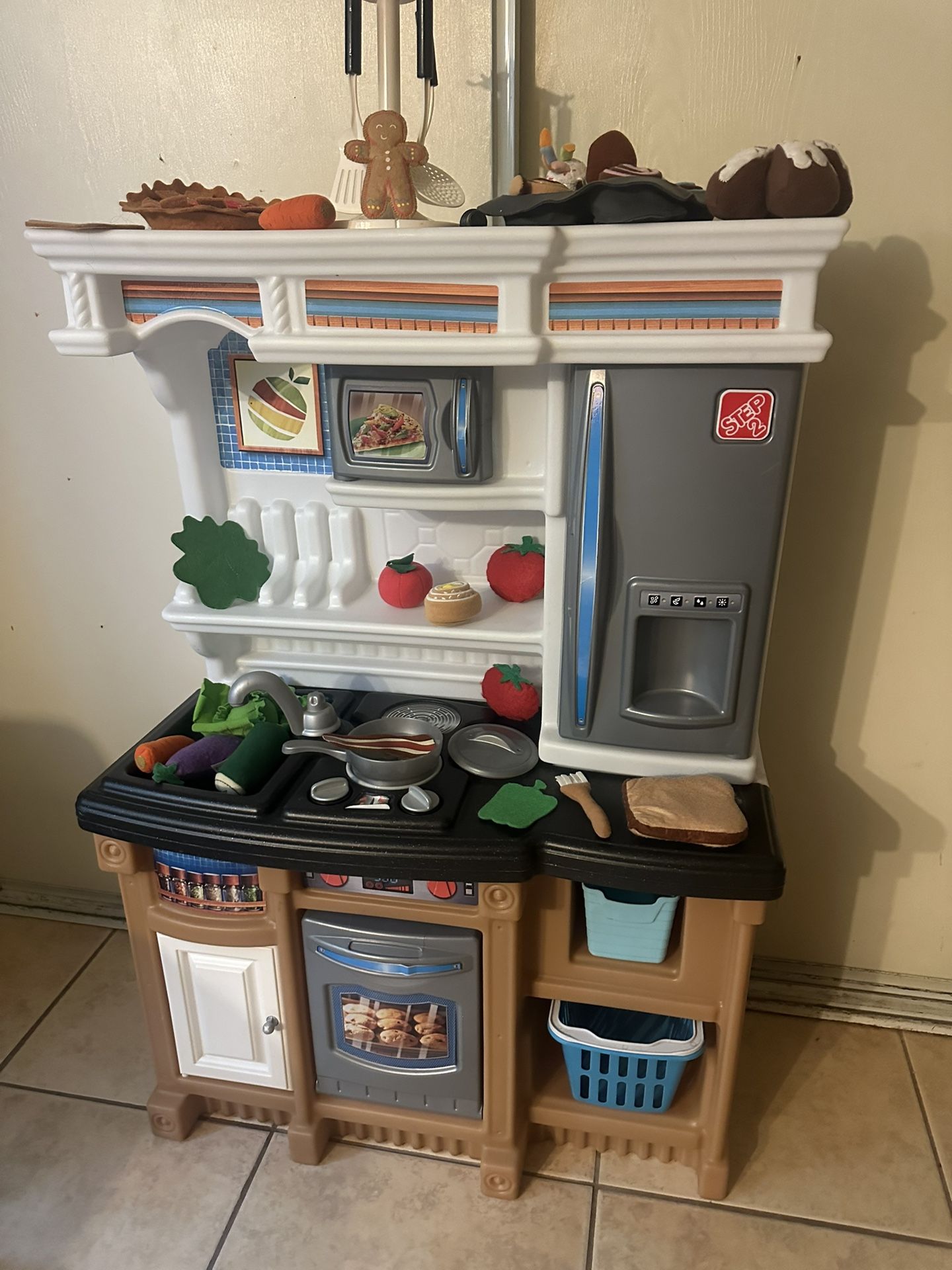 Step2 Play Kitchen With Play Food