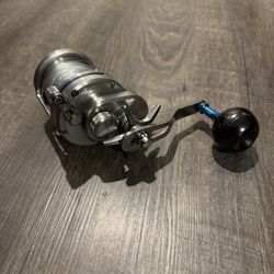Daiwa Saltiga 40h Star Drag. Salt Water Fishing Reel. Line Is Clean And Ready To fish. 