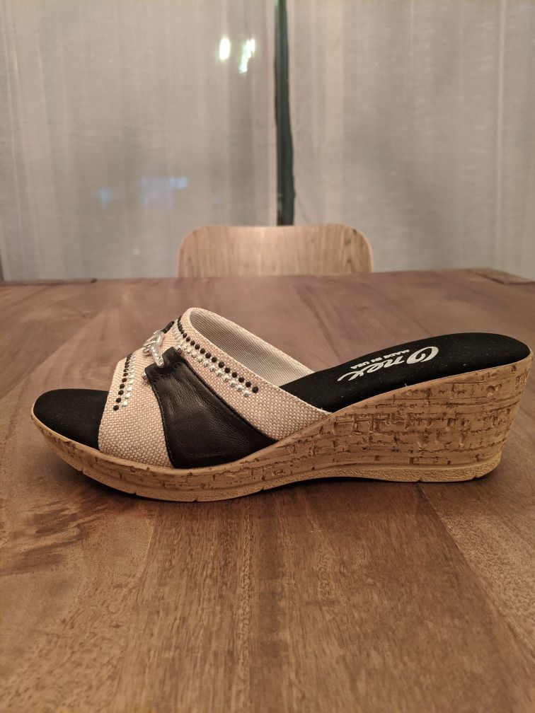 Brand New in Box! Onex Women's Lynette Mid Heel Wedge Sandals- Size 11