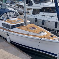 2011 Hunter Salboat 45DS