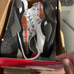 Size 10.5 Pumas New