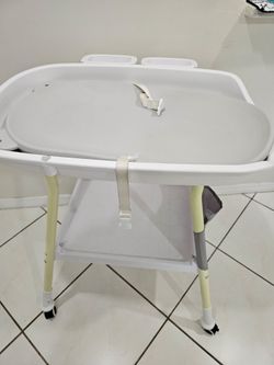 Diaper changing table