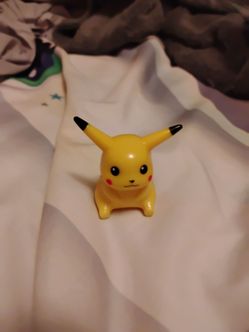 Pikachu Pokémon Mini Figure toothbrush topper