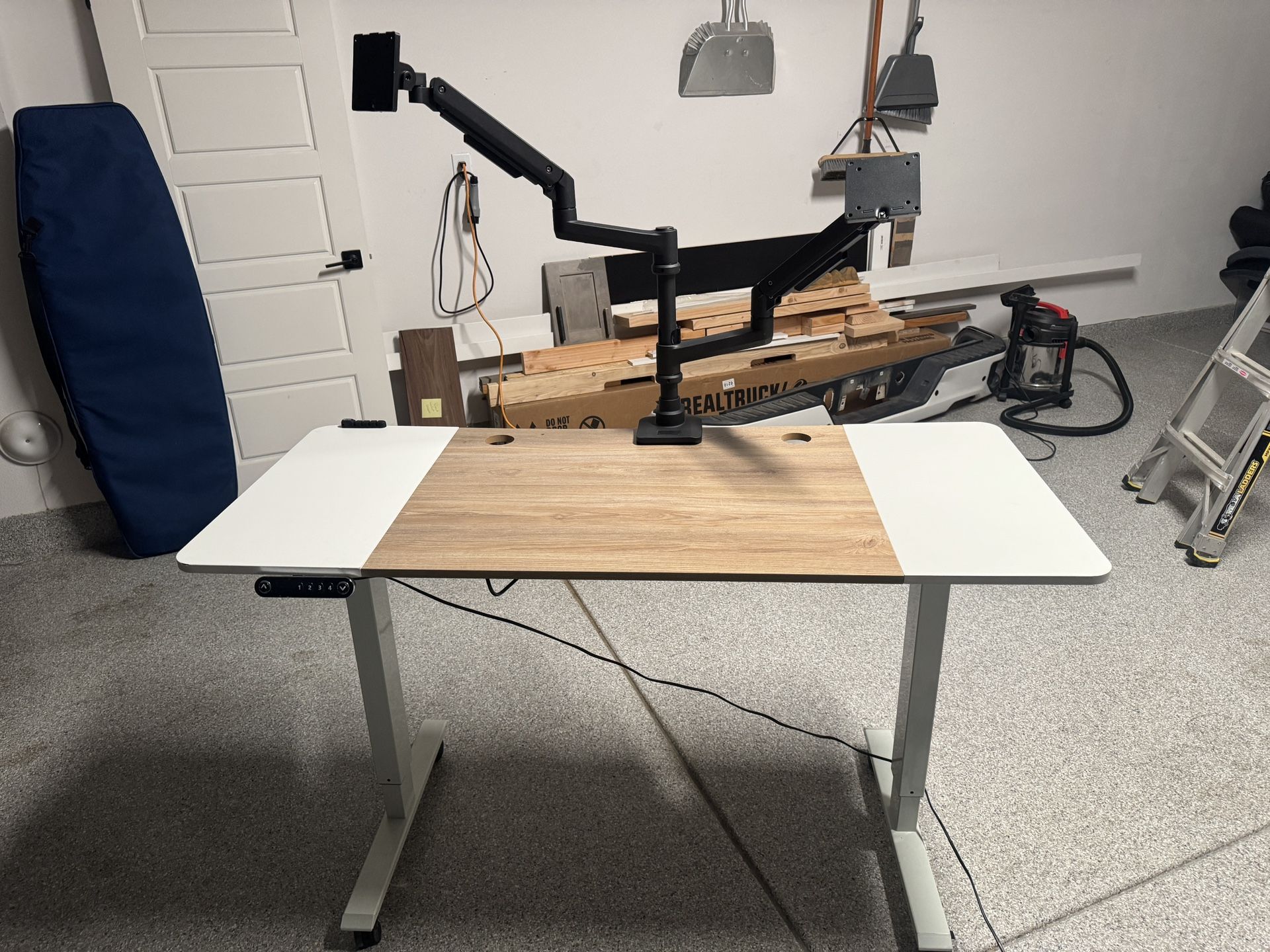 Motorized Desk Table