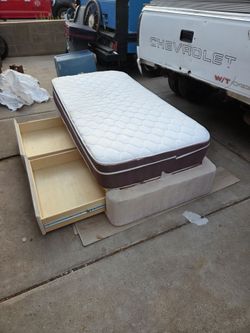 Bed twin plus drawers