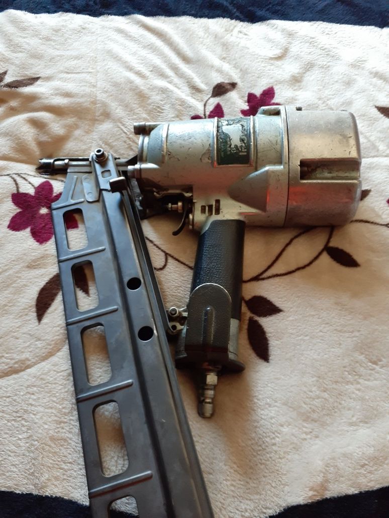 hitachi pistola